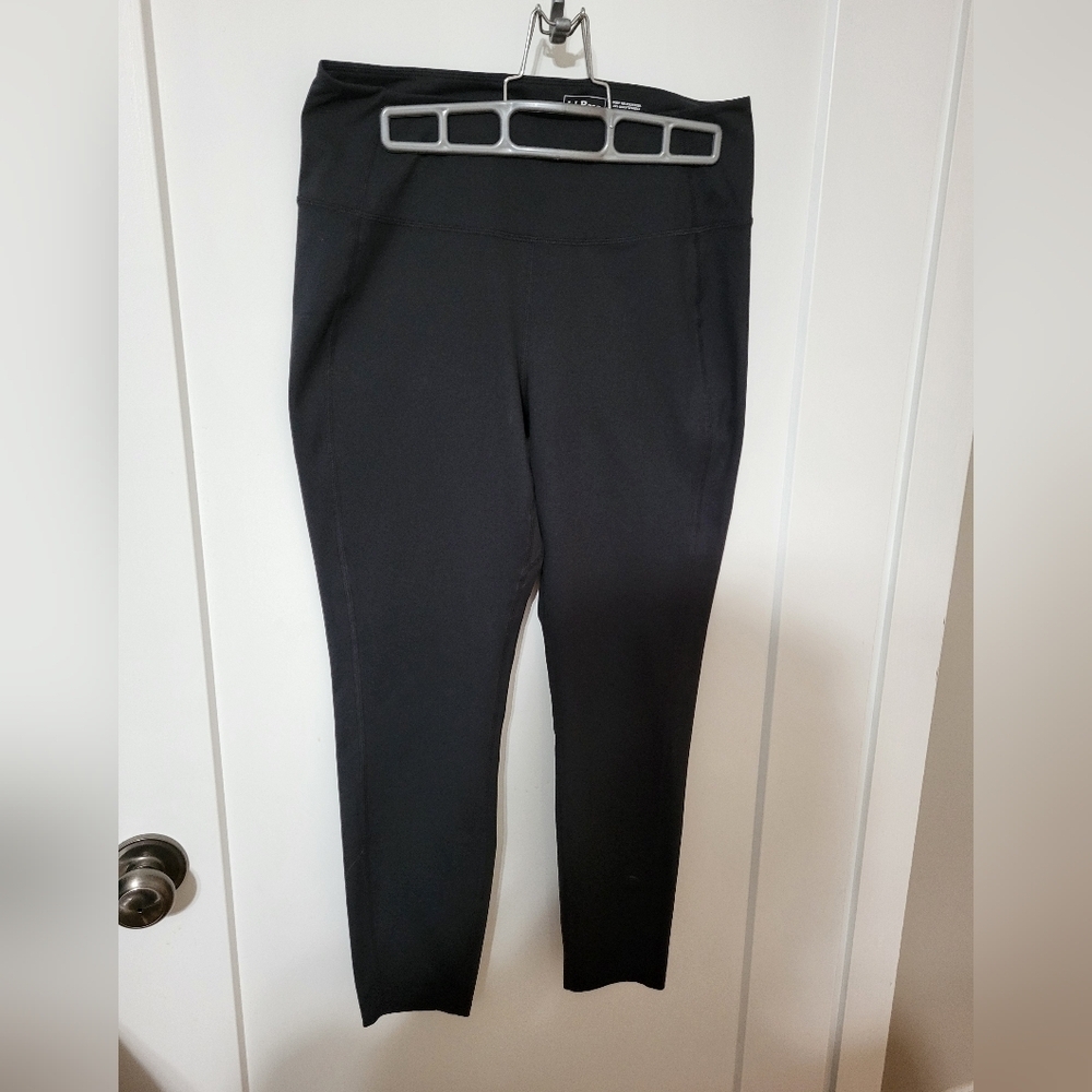 L.L.Bean leggings Size medium (28)